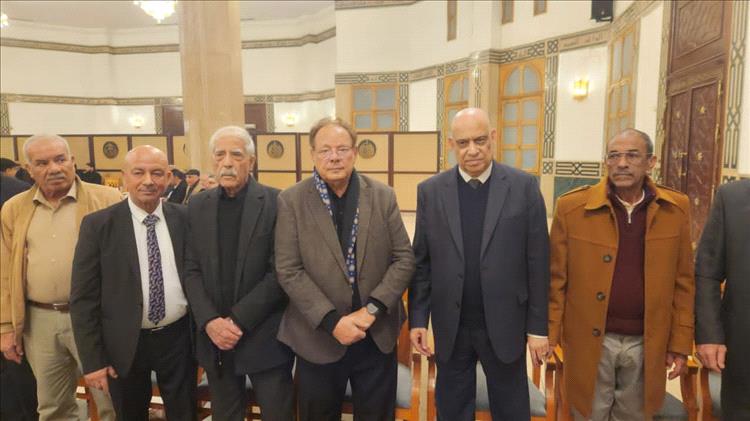 الرئيس الأسبق علي ناصر يشارك في مجلس عزاء والدة السفير المصري السابق لدى اليمن والعراق وفلسطين