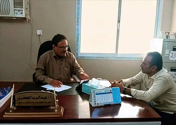 مدير مكتب الصناعة بلحج يعلن استكمال خطة النزول الميداني.. ورئيس "الرقابة" يشيد بالنهضة الصناعية في عهد "الجعفري"