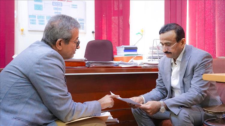 محافظ شبوة يؤكد على أهمية تعزيز الانضباط الوظيفي ويشدد على الرقابة المؤسسية