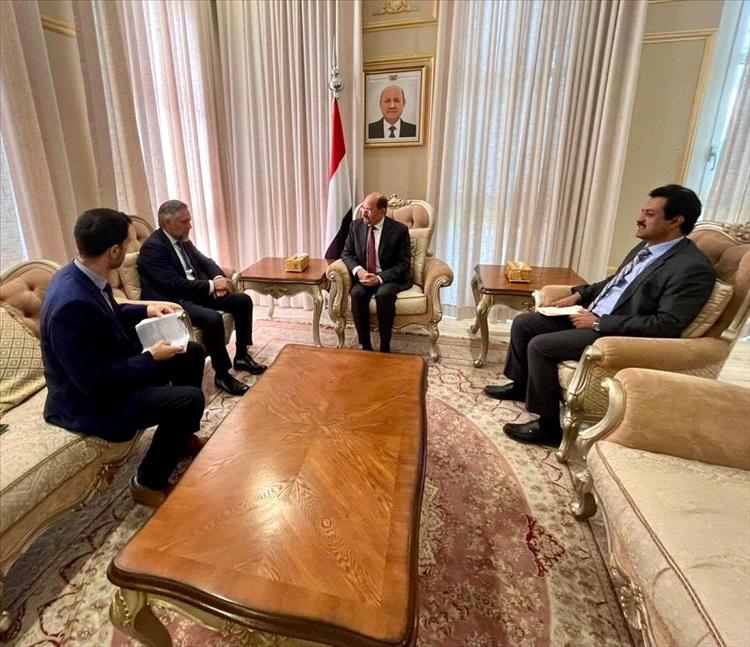 وزير الخارجية يبحث مع سفير الاتحاد الأوروبي تعزيز التعاون الثنائي