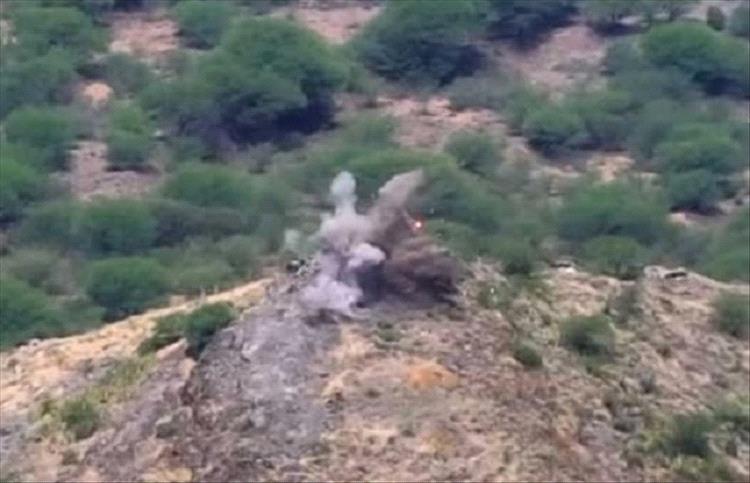 جماعة الحوثي تقصف بالمدفعية مواقع للجيش في تعز