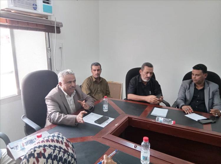 الشكلية يترٱس اجتماعا بعمداء ومديري المعاهد والموجهين للإشراف على الاختبارات العملية والنظرية بالمعاهد التقنية والمهنية بالعاصمة عدن