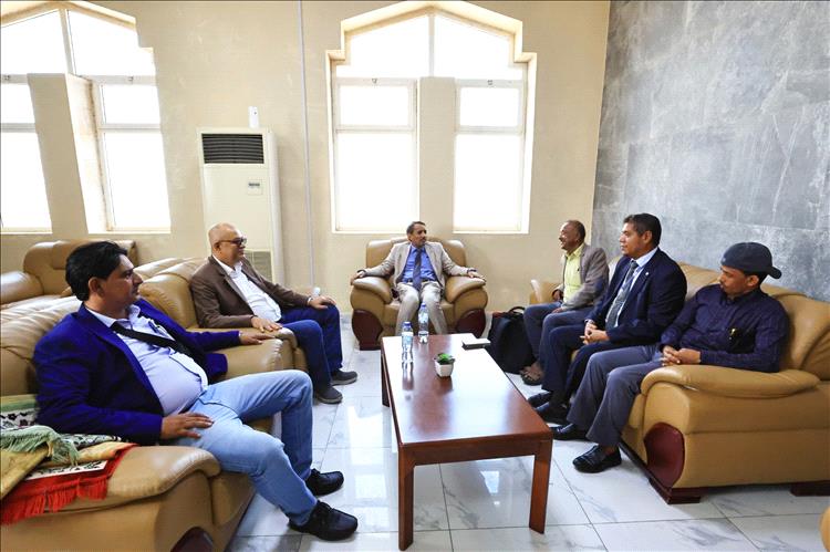 وفد من وزارة الزراعة والري والثروة السمكية يصل أرخبيل سقطرى لتقييم القطاع الزراعي ورفع احتياجات المحافظة