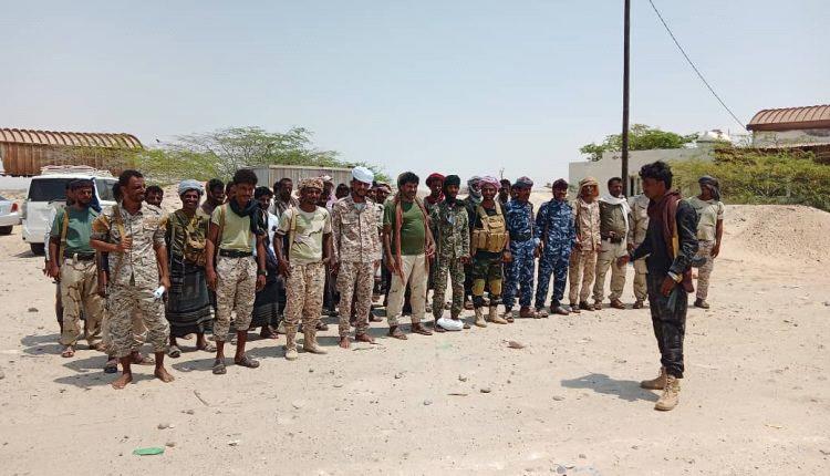 أفراد "نخبة بالحاف" المبعدون يناشدون المحافظ والتحالف إنصافهم ودمجهم عسكرياً