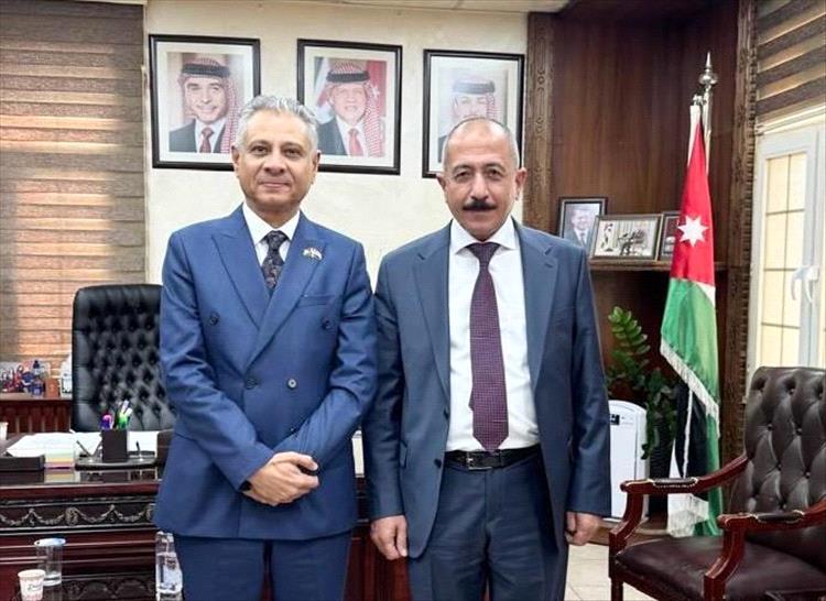 السفير فقيرة يبحث مع مسؤول أردني سبل تعزيز وتطوير العلاقات الثنائية