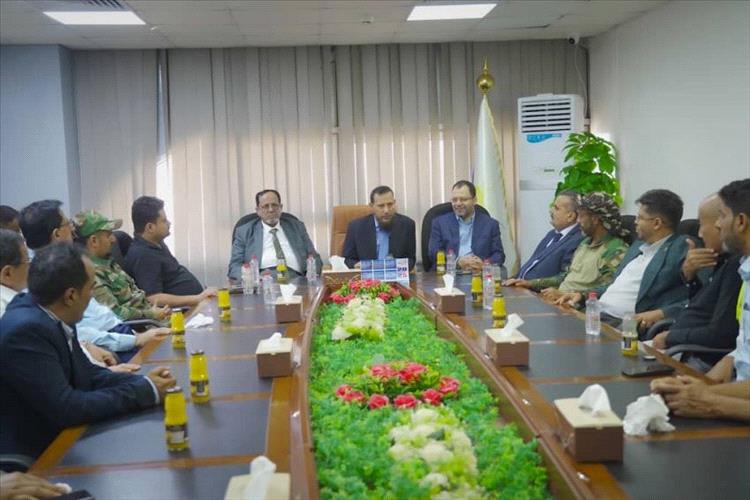 وزير الدولة محافظ عدن يطلع على سير العمل بمطار عدن الدولي ويشيد بالدعم السعودي