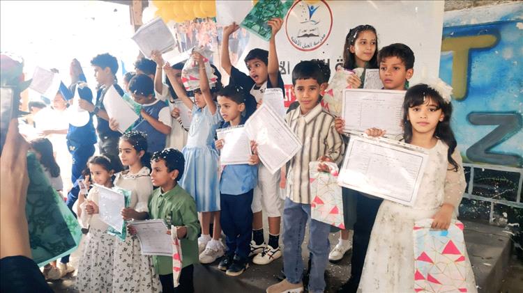 مدرسة الجيل الأهلية بخورمكسر تحتفي بتكريم أوائل طلابها للفصل الأول من العام الدراسي 2025–2026م