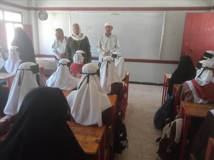 مدير مكتب التربية والتعليم بمديرية مودية يتفقد سير العملية التعليمية في عدد من المدارس