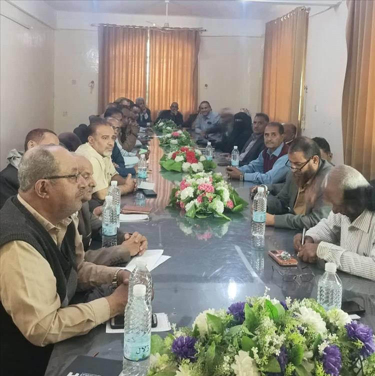 المكتب التنفيذي بالضالع يعقد اجتماعه الدوري