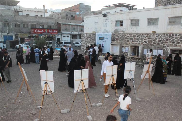 أكون وشركاء الريادة المجتمعية يختتمون مشروعهم بمعرض (منارة الأمل) في عدن، يسلط الضوء على التعافي بعد الحرب عبر الفن