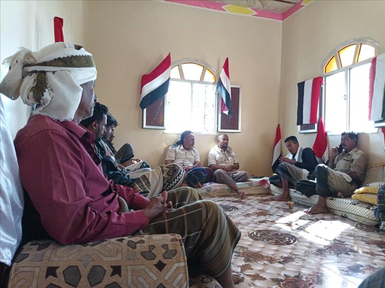 أبين تتوشّح بالعلم الجمهوري.. المقاومة الشعبية تستنهض القبائل وتؤكد تمسّكها بالثوابت الوطنية 