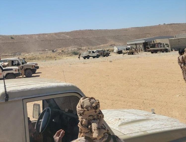 اللواء السابع درع الوطن الحضرمي يستلم معسكر الأدواس وكافة المواقع التابعة له 