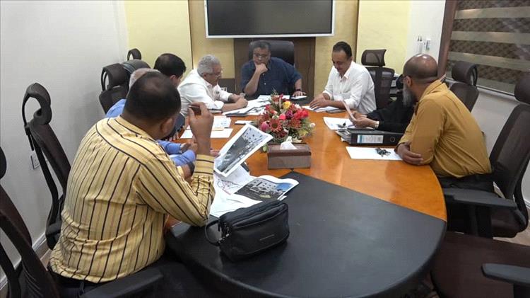 الشاذلي يترأس اجتماعاً مشتركاً بالهيئة العليا للأدوية وصحة عدن ويتفقد سير الأعمال الإنشائية لمختبر رقابة الأدوية