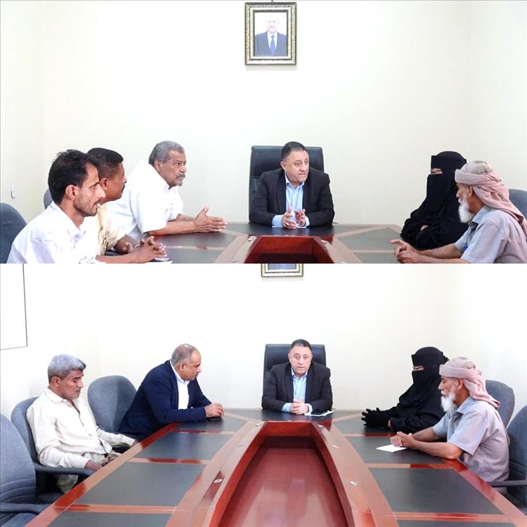 أمين عام محلي أبين "الحامد" يناقش أوضاع العاملين والفنيين الصحيين بمستشفى الرازي العام بجعار