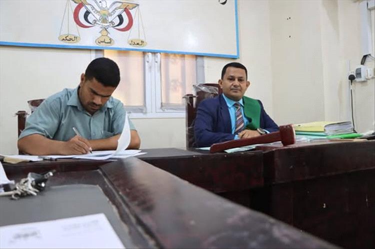 محكمة الخوخة الابتدائية تصدر حكمين في قضيتي خطف مولودة وانتهاك حرمة مسكن ليلاً بالحديدة