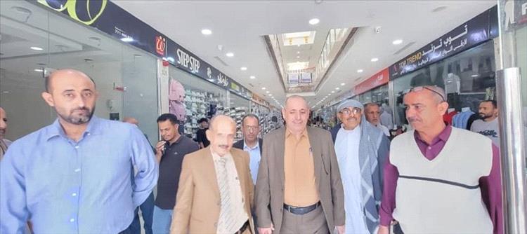 وكيل تعز يطلع على سير العمل في مستشفى الأمراض النفسية ويفتتح مركزاً تجارياً بمديرية المظفر