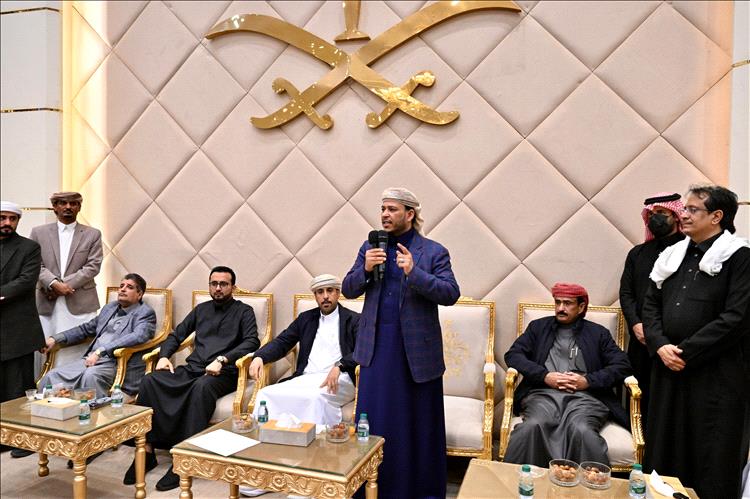 عبدالله العليمي يؤكد دعم مجلس القيادة الرئاسي لمحافظة شبوة خلال لقاء تشاوري موسع لأبنائها في الرياض