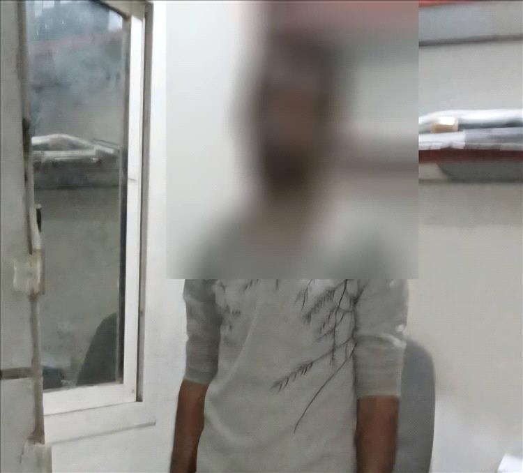 شرطة بئر فضل تضبط متهمًا في سلسلة سرقات مركبات