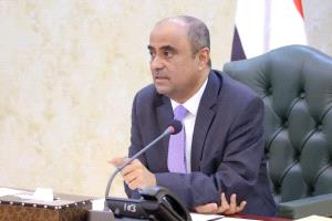 رئيس الوزراء يشيد بحكمة قيادة المهرة وجهودها في التعامل مع المستجدات وتغليب مصلحة المواطنين