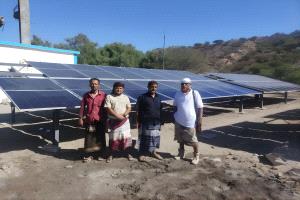 مديرُ عام مديرية يافع رصُد يتفقد مشروعَ مياهِ الصفاءة الحنشي