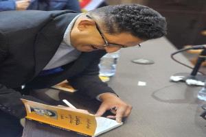 الإفراج عن الكاتب والشاعر أوراس الإرياني بعد أشهر من الاعتقال التعسفي في سجون الحوثيين