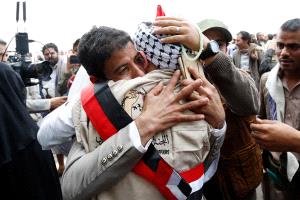 المركز الأمريكي للعدالة يعرب عن قلقه من تأخر تنفيذ اتفاق تبادل الأسرى