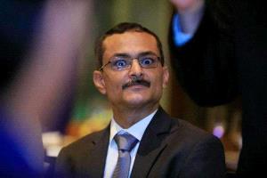 عادل الأحمدي: أمام اليمنيين فرصة تاريخية لاستعادة الدولة وتحقيق الاستقرار