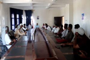 السلطة المحلية في حيس تناقش الوضع الصحي والبيئي وإحتياجات المديرية