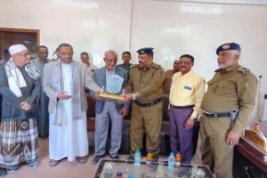 السلطة القضائية  والسلطة المحلية بتريم تكرّم مدير السجن المركزي