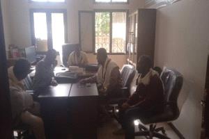 مدير عام خنفر يتفقد سير العمل في عدد من المرافق الخدمية بالمديرية