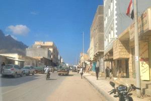 إعادة رفع علم الجمهورية في شوارع سقطرى بعد سنوات من غيابه