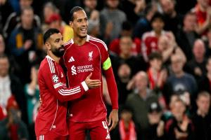 فان دايك يهاجم مشجعي ليفربول.. ويراهن على صلاح لإنقاذ الموسم