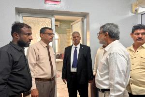محافظ لحج ينفذ جولات ميدانية لتقييم الخدمات الصحية والتعليمية ويتفقد مشروع حديقة لحج الكبرى
