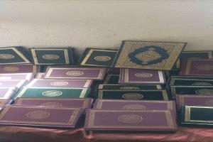 مؤسسة روابي ردفان تقدم دعماً لجمعية التراحم بمصاحف للمساجد وحلقات تحفيظ القرآن الكريم