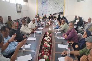 مدير عام المنصورة يحث مدراء المكاتب على مضاعفة الجهود لتحسين الخدمات المقدمة للمواطنين