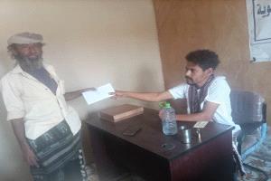 أبين: مؤسسة ثمار الخير تواصل عطائها الإنساني وتقدّم دعمًا ماليًا للمرضى غير القادرين