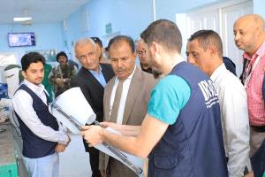 وكيل حضرموت يطلع على مستوى الخدمات بمركز الأطراف الصناعية والتأهيل الحركي بسيئون