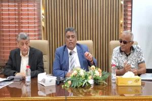 اجتماع يناقش إطلاق حملة نظافة شاملة وخطة عمل الغرفة التجارية بعدن