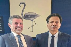 محافظ المهرة يناقش مع السفير الأمريكي الأوضاع العامة في المحافظة