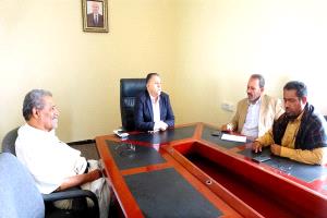 الأمين العام للمجلس المحلي بأبين "الحامد" يلتقي مدير عام مكتب الصحة لمناقشة استثناء عمل العربات الطبية المتنقلة بعدد من مديريات المحافظة