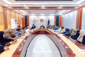 قوة عسكرية تغلق مقر الجمعية العمومية التابعة للمجلس الإنتقالي الجنوبي المنحل بالتواهي