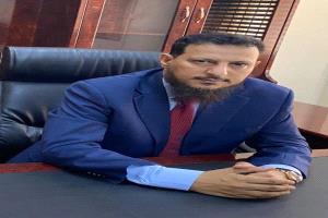 وزير الدولة محافظ العاصمة عدن عبد الرحمن شيخ يباشر مهامه رسميا ويؤكد أن أمن واستقرار وتنمية عدن أولوية