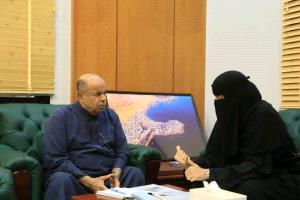 محافظ حضرموت يشيد بمستوى تنفيذ البرامج التدريبية لصندوق تنمية المهارات فرع حضرموت