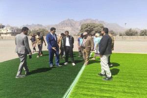 وزارة الشباب والرياضة تدشّن أعمال تعشيب ملعب نادي الصمود بمحافظة الضالع