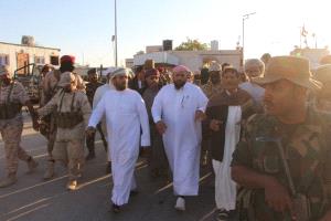 قائد درع الوطن بالمهرة يتفقد منفذ شحن الحدودي مع سلطنة عمان