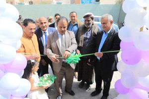 الوكيل العامري يدشن العمل بمختبر الأنسجة النموذجي بمركز الأورام بوادي حضرموت