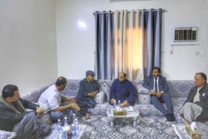 محافظ حضرموت يشيد بدور قوة حماية الشركات النفطية في تأمين المنشآت والحقول النفطية