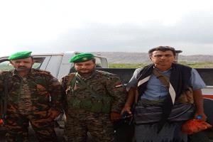 قوات الكتيبة الخامسة حزام أمني يستعيدون طقمًا منهوبًا ويضبطون ثلاثة متهمين في أبين