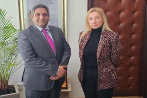 شمر يبحث مع مسؤولة بلغارية تطورات الأوضاع في اليمن