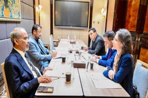 عضو مجلس القيادة "الصبيحي" يستعرض مع السفيرة الفرنسية جهود تعزيز الأمن والاستقرار في اليمن